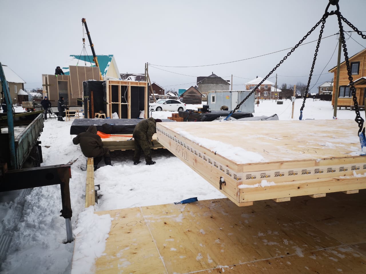 Главная 44 Погрузка каркасного домокомплекта для доставки